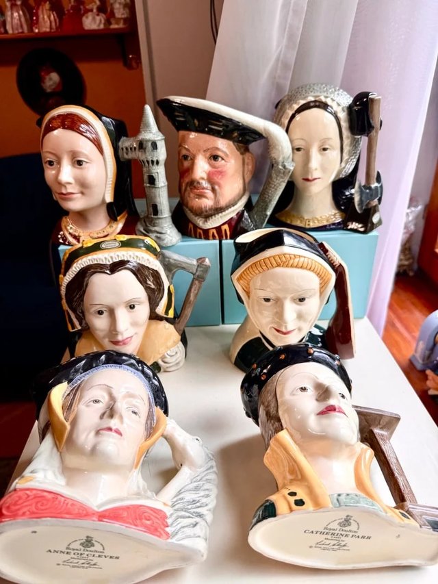 Royal Doulton. Toby. Набор кружек
