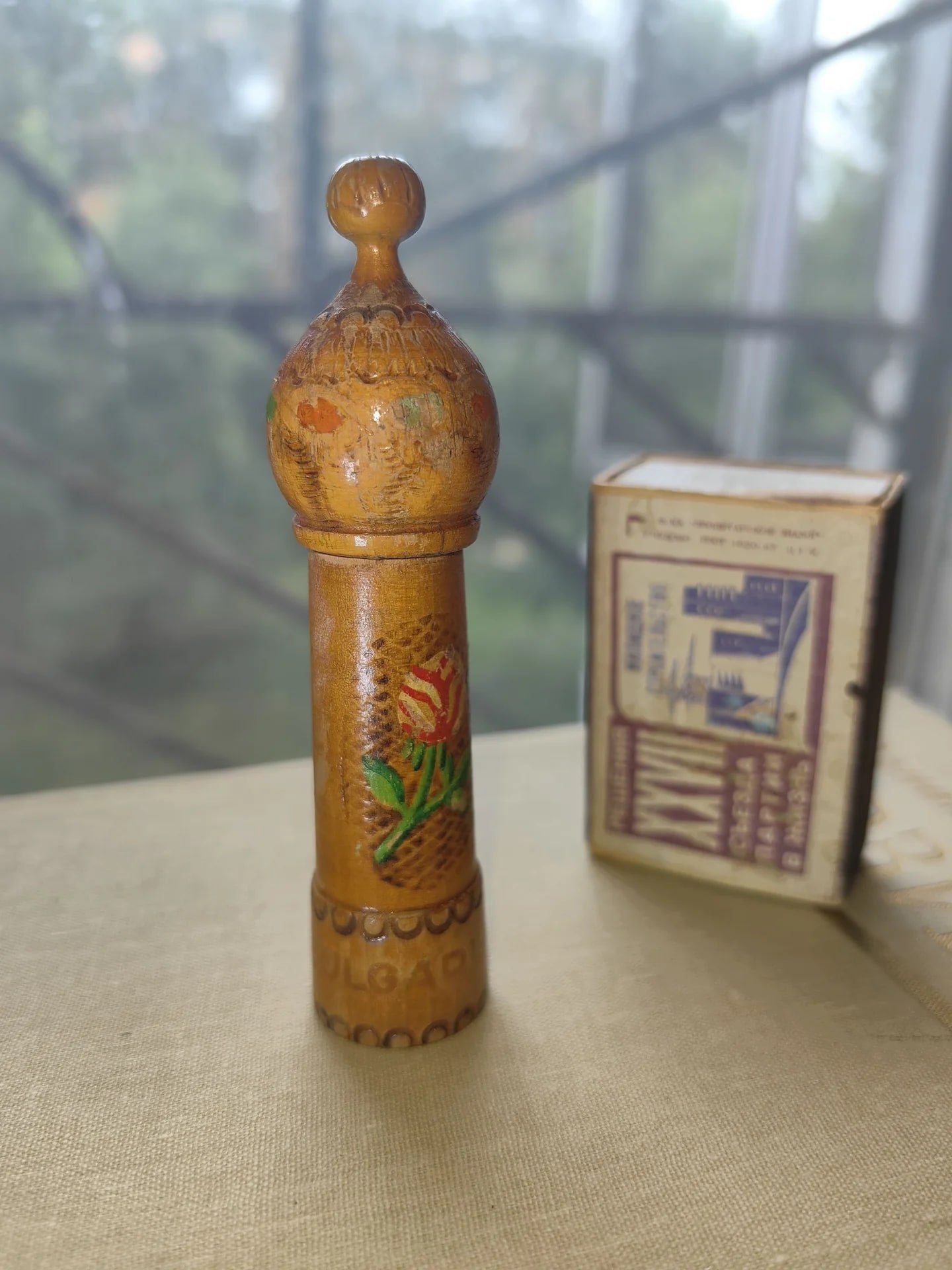 Флакон для духов деревянный и игольница деревянная