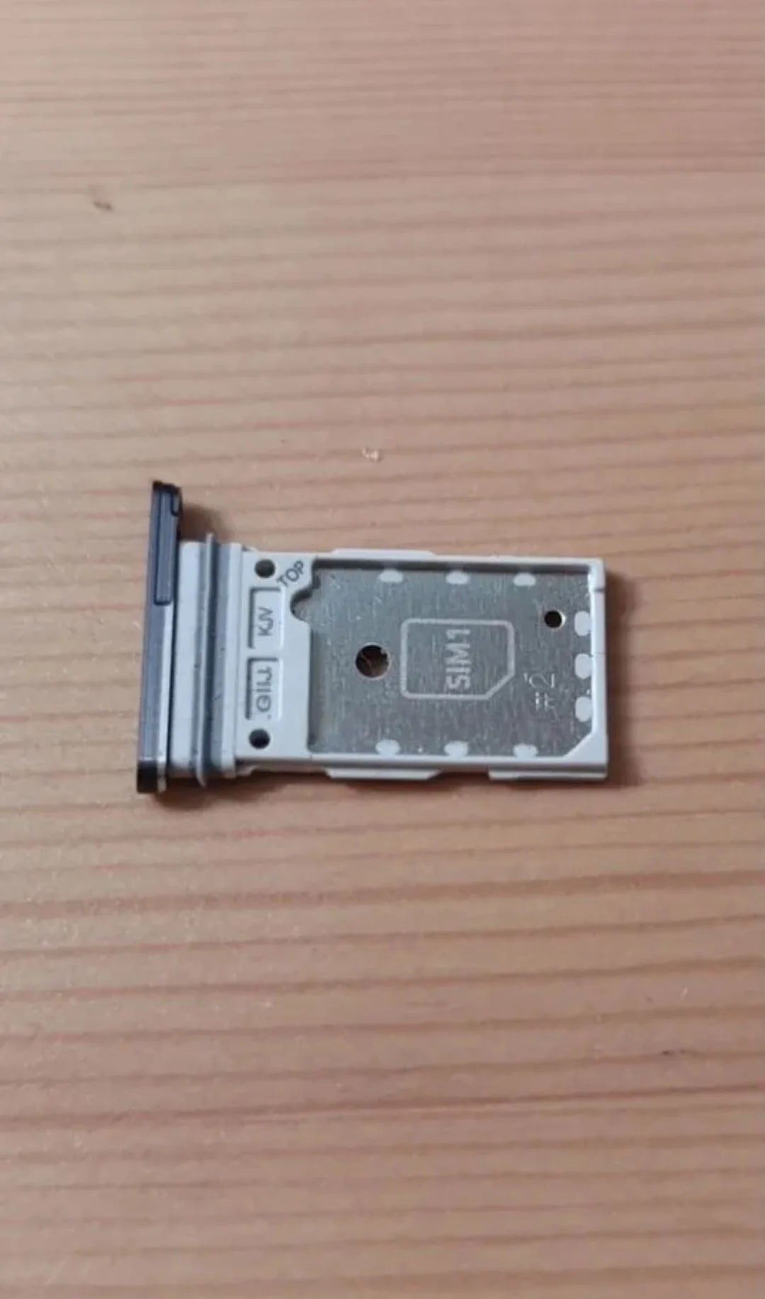 Слот для sim-карт Samsung S21 FE