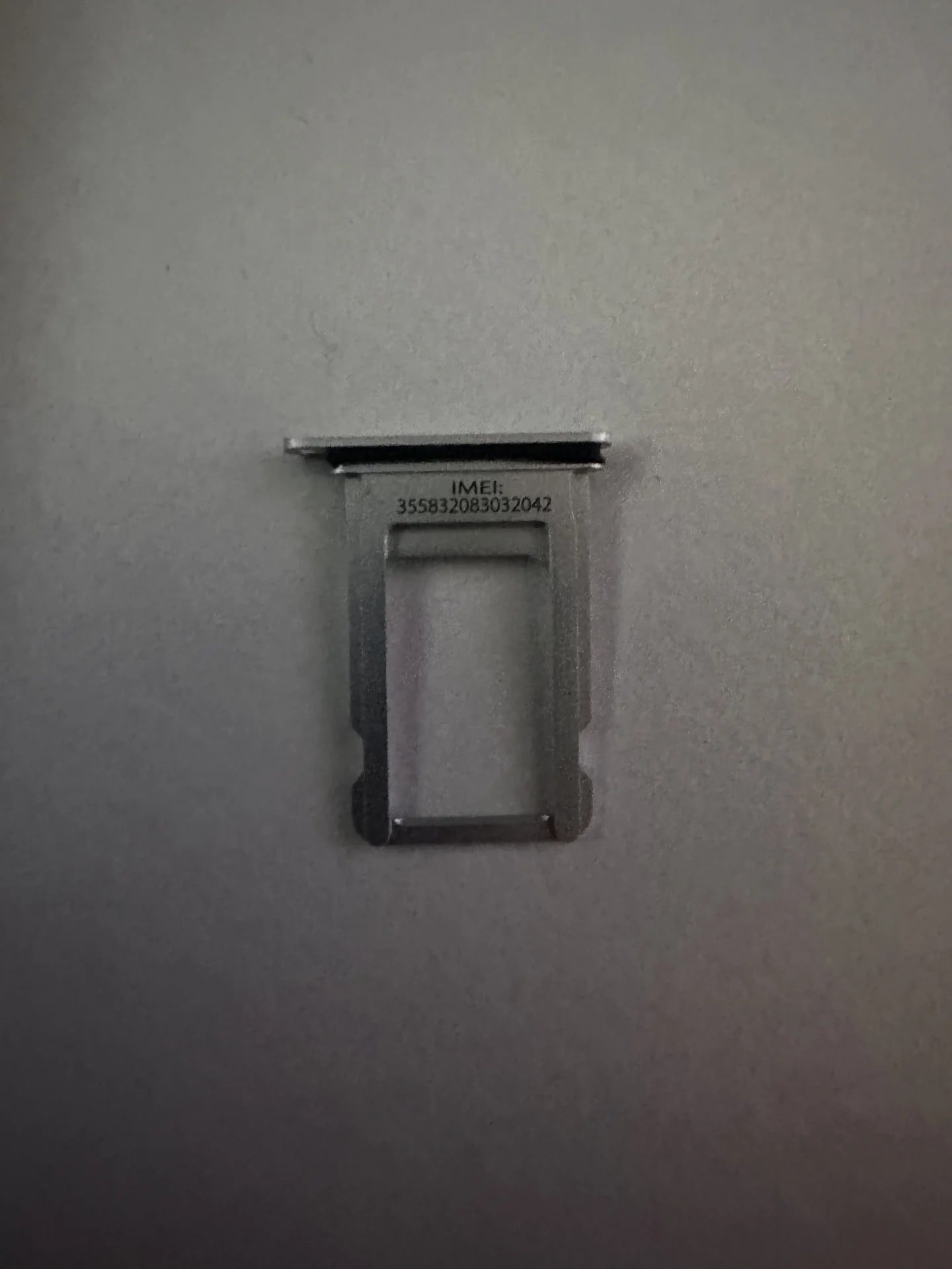 Разбитый iPhone 7