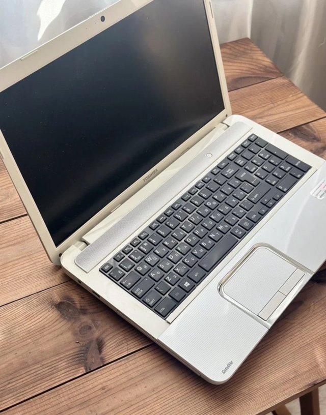 Ноутбук Toshiba Satellite L870D-D3W