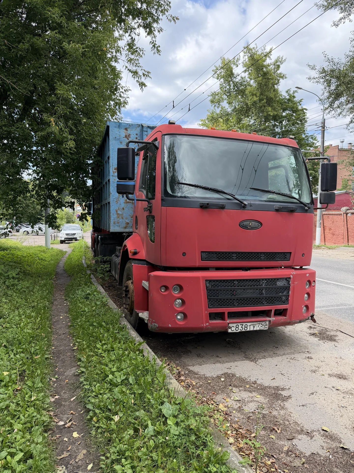 FORD CARGO