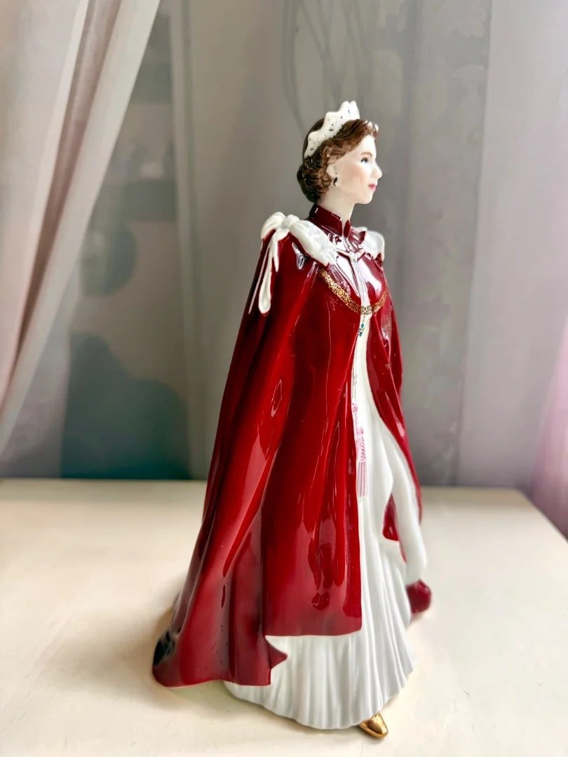 Статуэтка Royal Worcester. Англия
