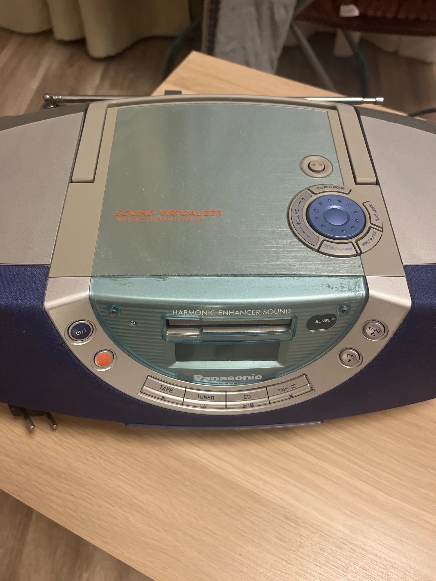 Портативная магнитола Panasonic RX-EX1