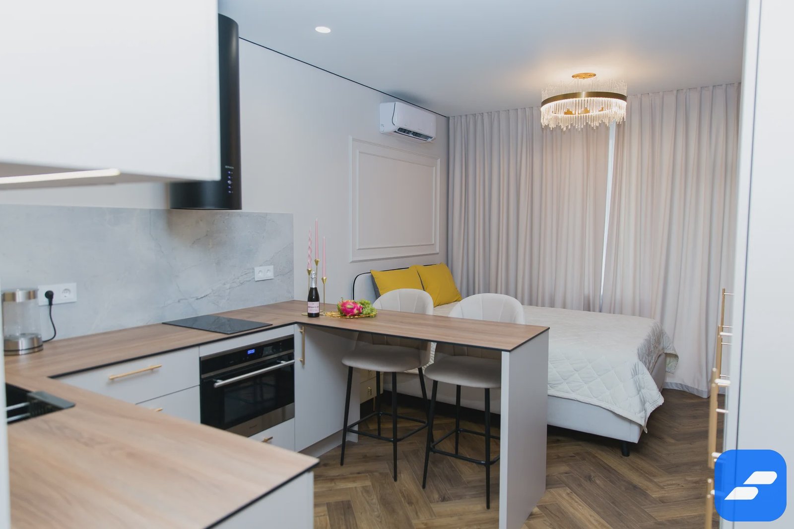 Сдаётся дизайнерская студия 22 м² с балконом в ЖК