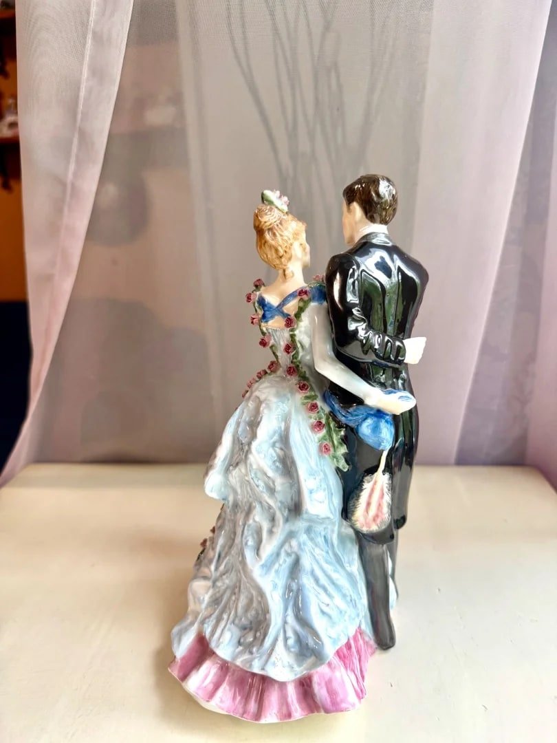 Статуэтка Royal Doulton. Англия
