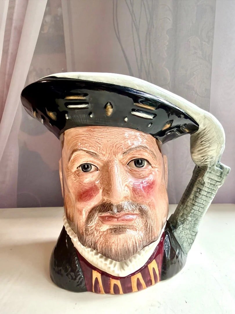 Royal Doulton. Toby. Набор кружек