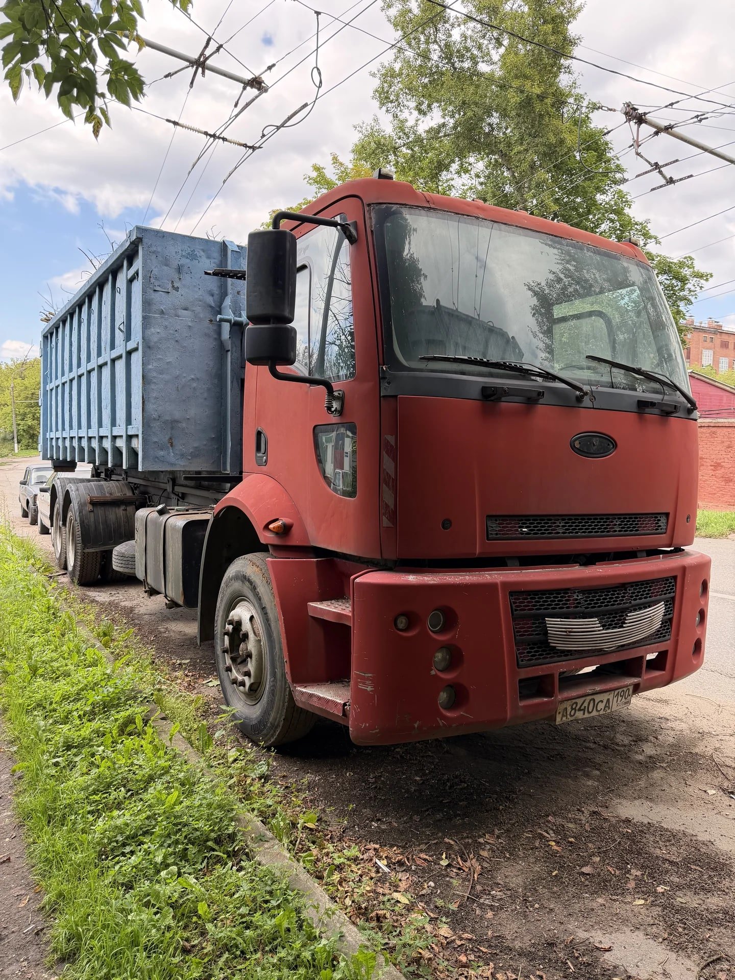 FORD CARGO
