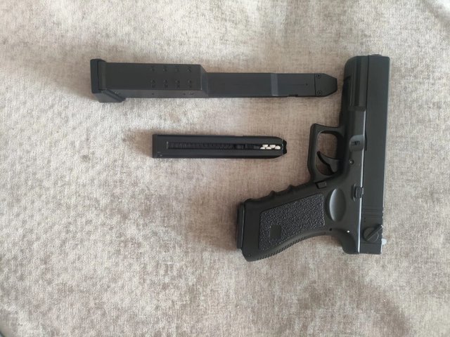 игрушечный пистолет Glock 18
